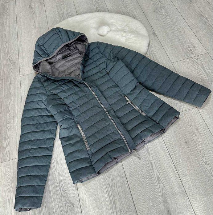 Куртка жіноча демісезон  M-L стан чудовий