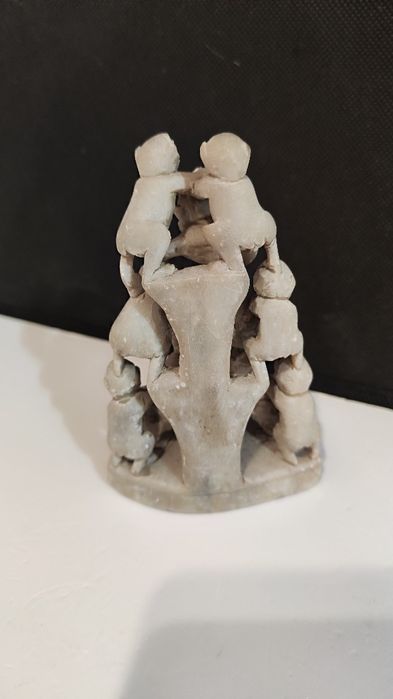 Escultura de Macacos em Pedra de Sabão