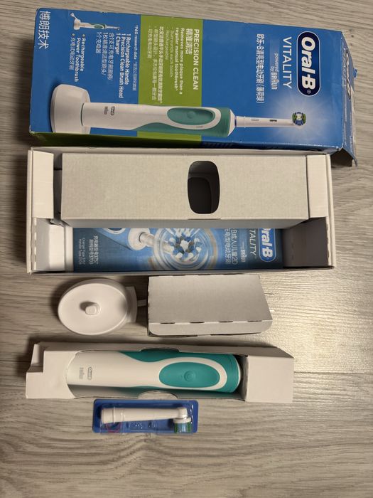 Oral B перезаряжаемая электрическая зубная щетка