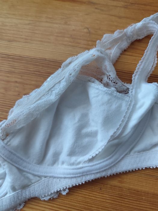 Biustonosz/stanik Vivo biały koronkowy rozmiar ok.75C