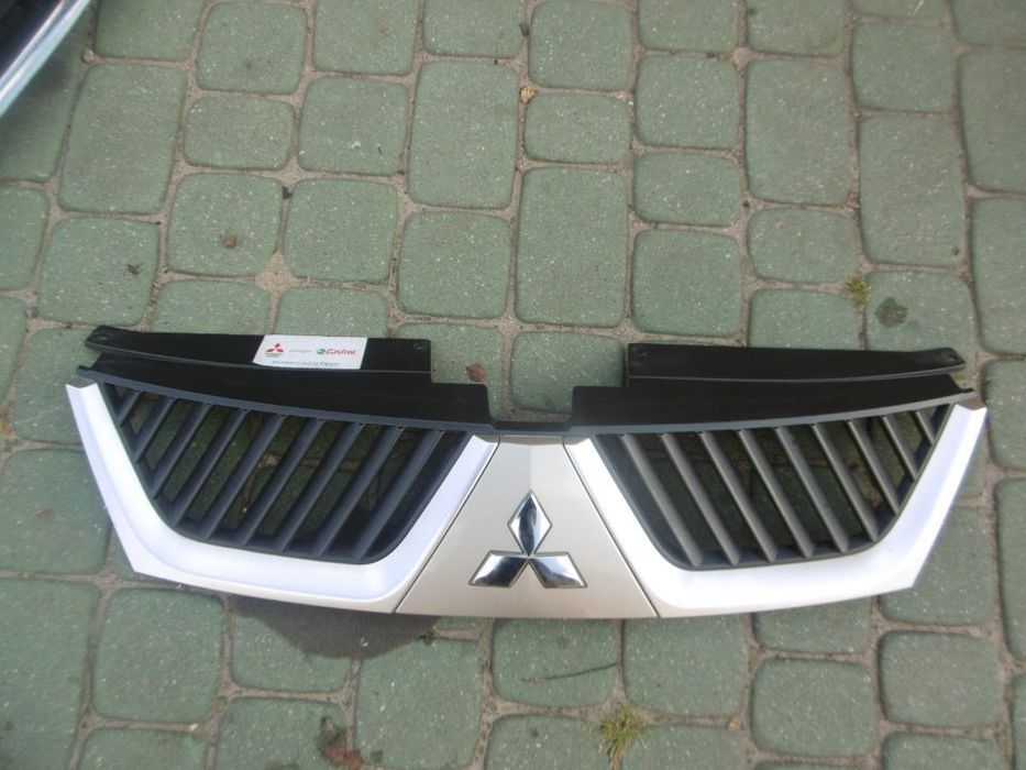 Grill Mitsubishi OUTLANDER
