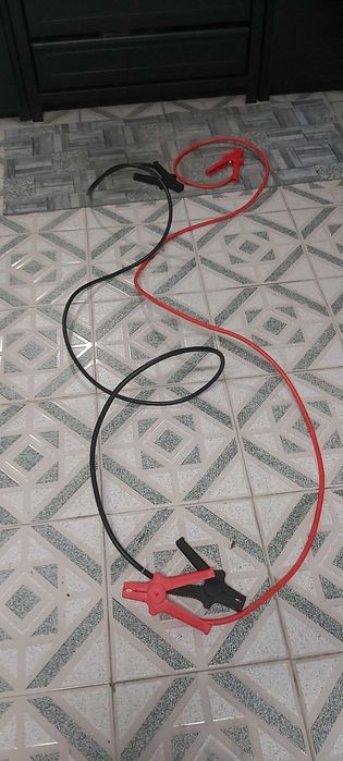 Cabos para carregamento de baterias auto