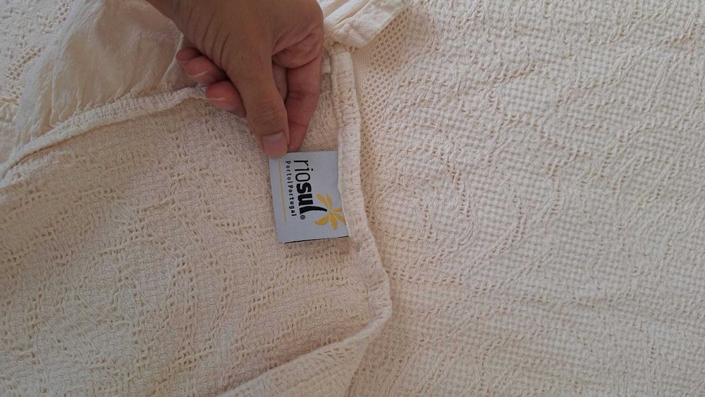 colcha com folho BEJE NOVA