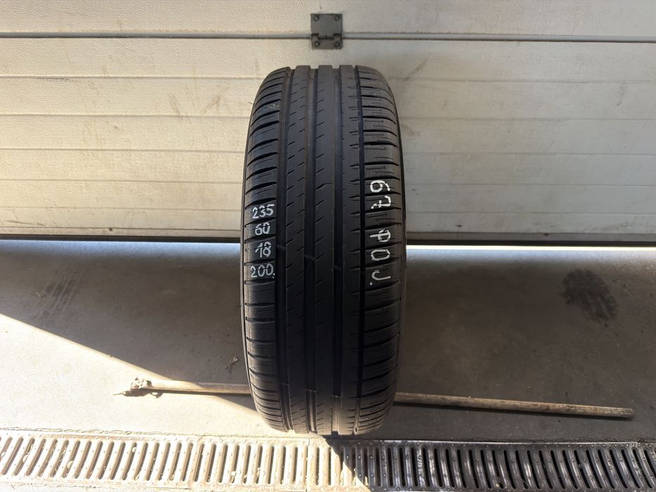 Pojedyncza opona letnia Michelin 235/60/18 107V