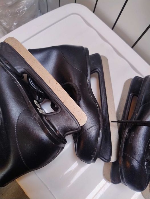 Łyżwy czarne rozmiar 34