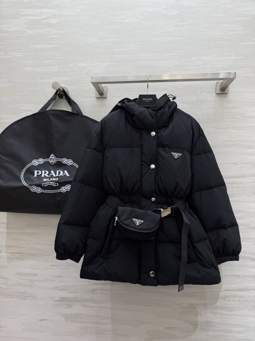 Куртка жіноча Prada ( Нова )