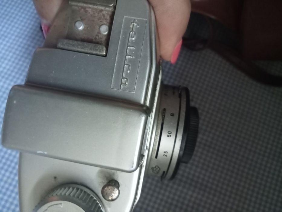 Máquina vintage com bolsa