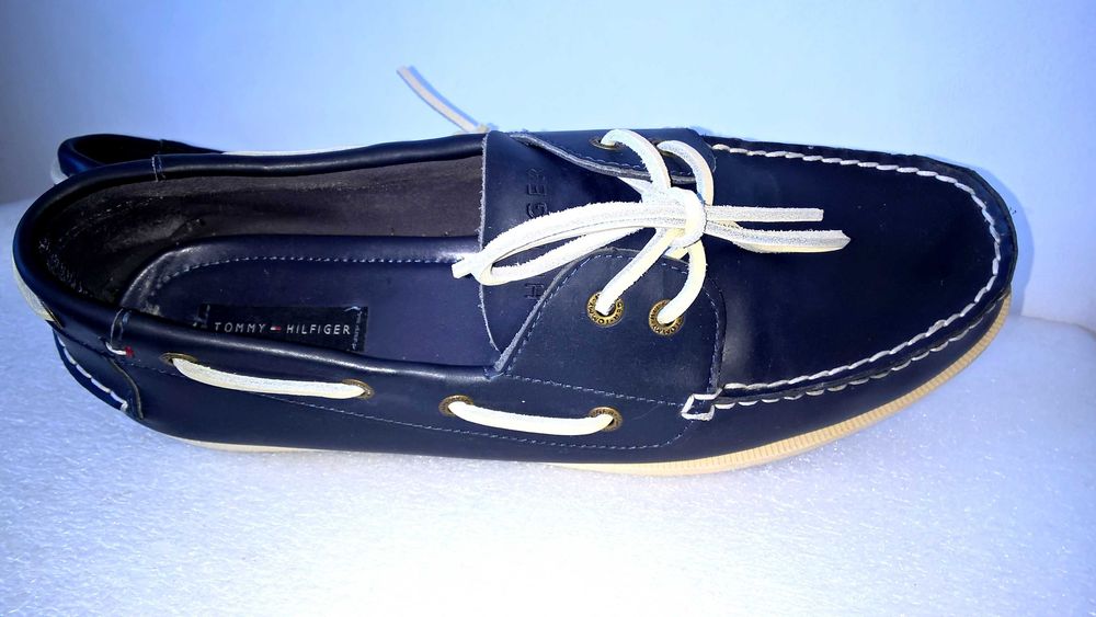 TOMMY HILFIGER  skórzane mokasyny żeglarskie okazja