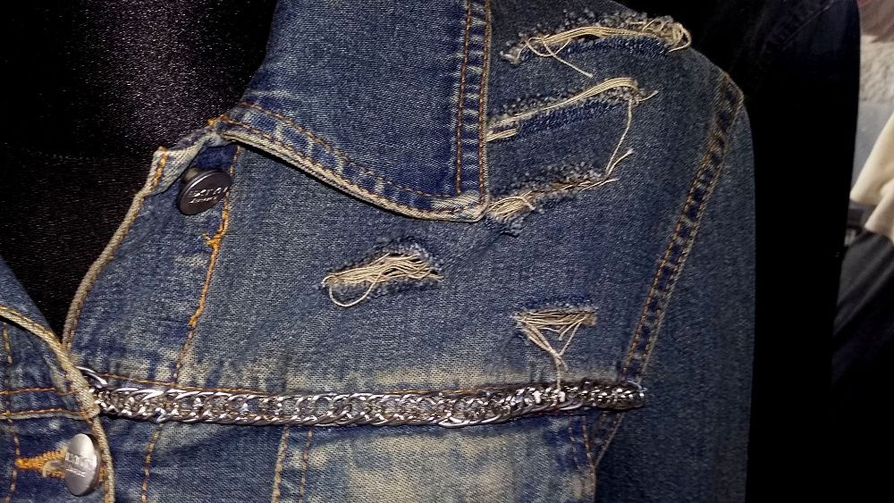 Kurtka jeansowa z dziurami i ćwiekami roz.38/40