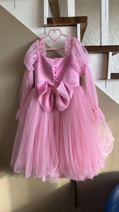 Продам нарядне плаття