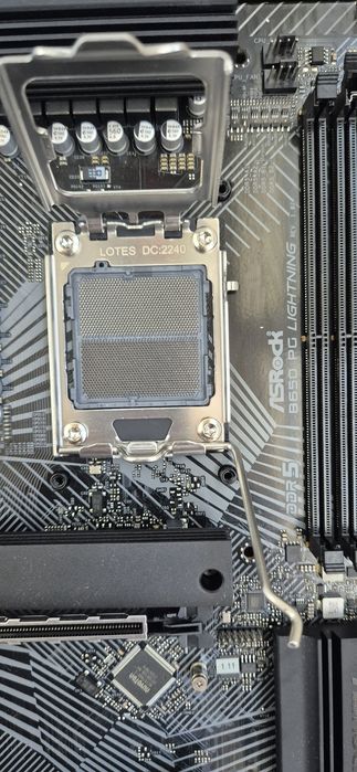 Материнська плата ASRock B650 PG Lightning (sAM5, AMD B650, PCI-Ex16)