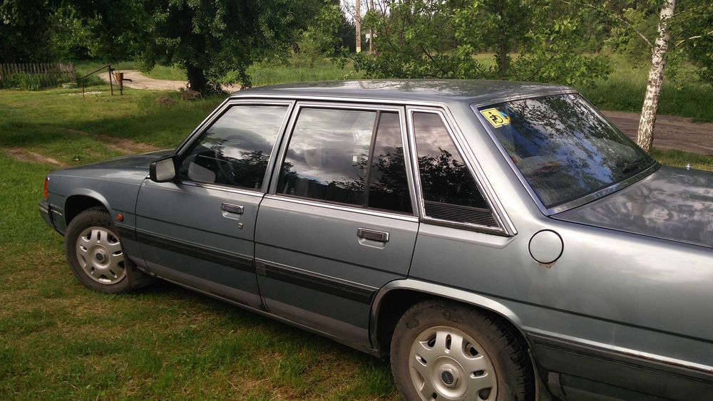 Автомобиль Мазда 929