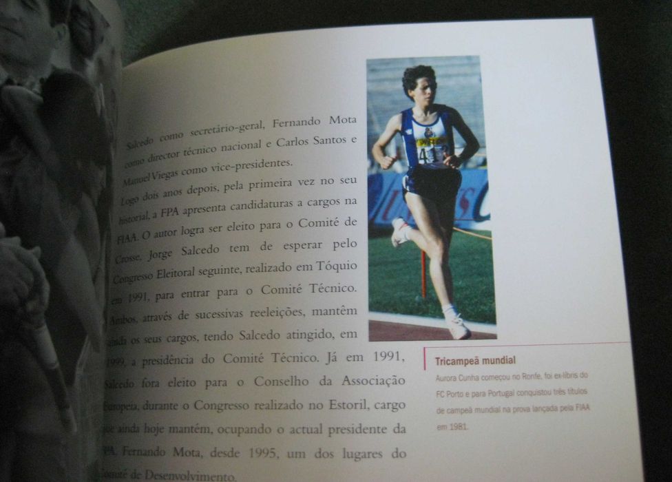 Livro "História do Atletismo em Portugal" CTT s/ Selos