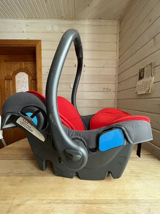 Автомобільне крісло -люлька