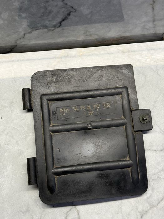 BMW E46 дорестайл М47 М43 лючок зливу масла в захист двигуна