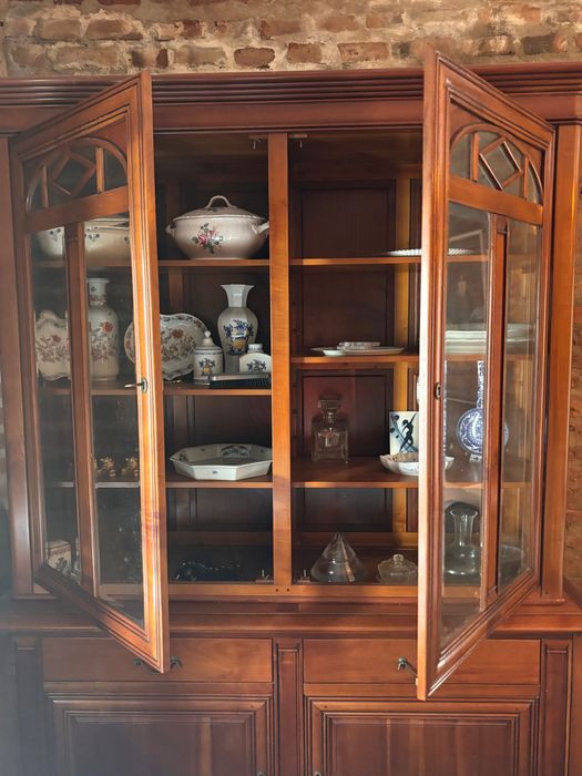 Conjunto madeira cerejeira louceiro, móvel TV, mesa e quatro cadeiras