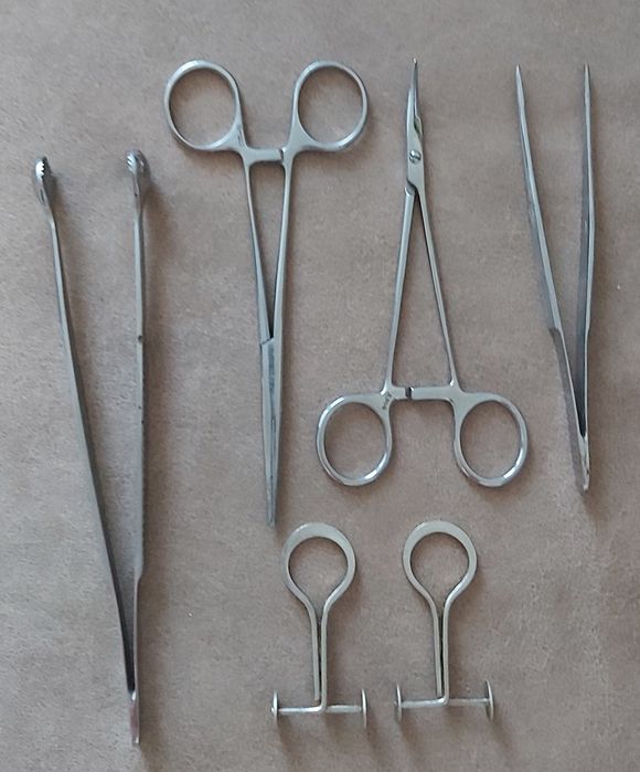 Хирургический инструмент,скальпель,зажим,пинцет,иглы,расширитель