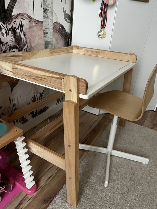 Biurko FLISAT z krzesłem