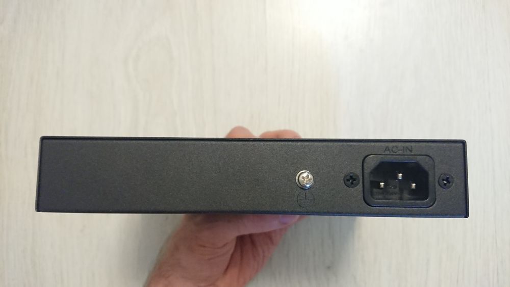 PoE комутатор NETSODIS PS305GF