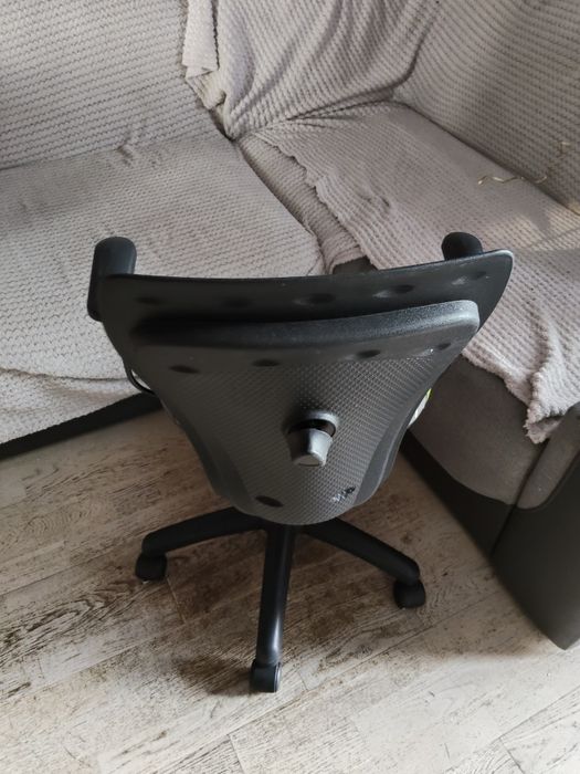 Krzesło obrotowe dla dziecka