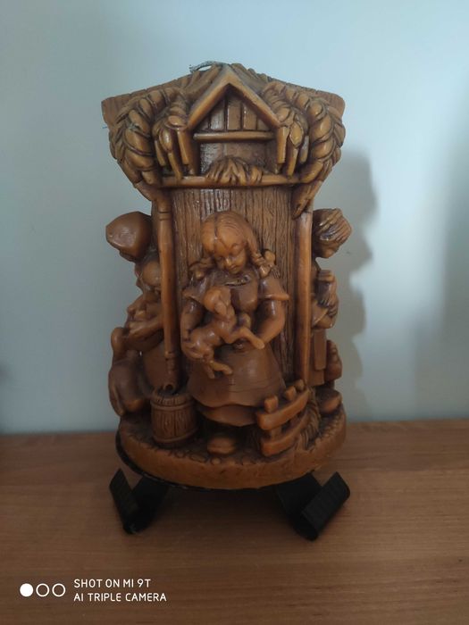 Stara rzeźbiona świeca