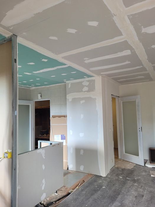 Remodelação de interiores pladur,massa cola e pintura.