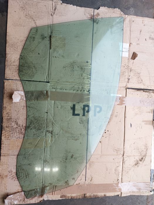 Szyba Prawa Przednia Vw Tiguan