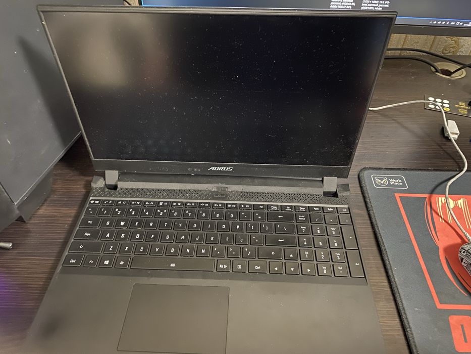 Ігровий ноутбук Gigabyte AORUS 15 RX5L (не працює)