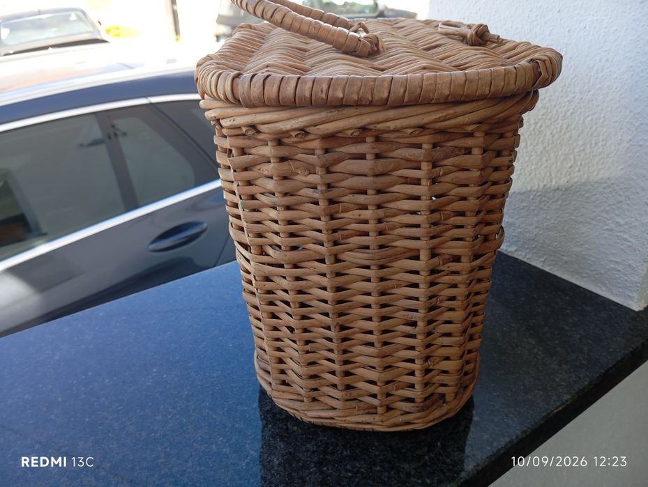 Cesta vime bom estado