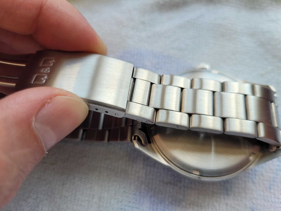 Часы наручные мужские Q&Q C22A-002VY