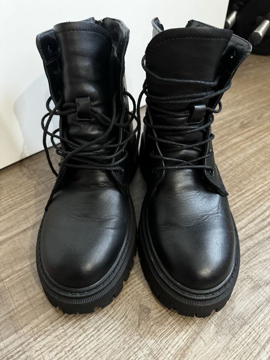 Жіночі чорні ботинки з натуральної шкіри на овчині, 38 розмір 24,5 см