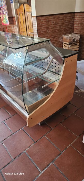 Vitrine neutra usada