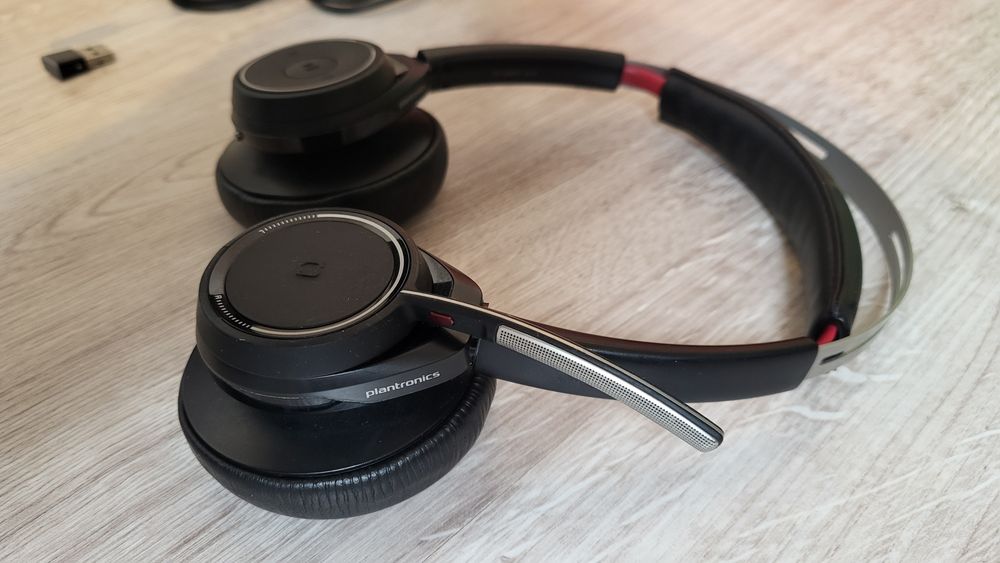 Słuchawki Plantronics Voyager Focus UC B825 Stacja