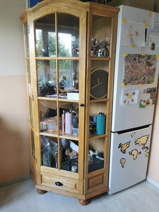 Witryna narożna drewniana