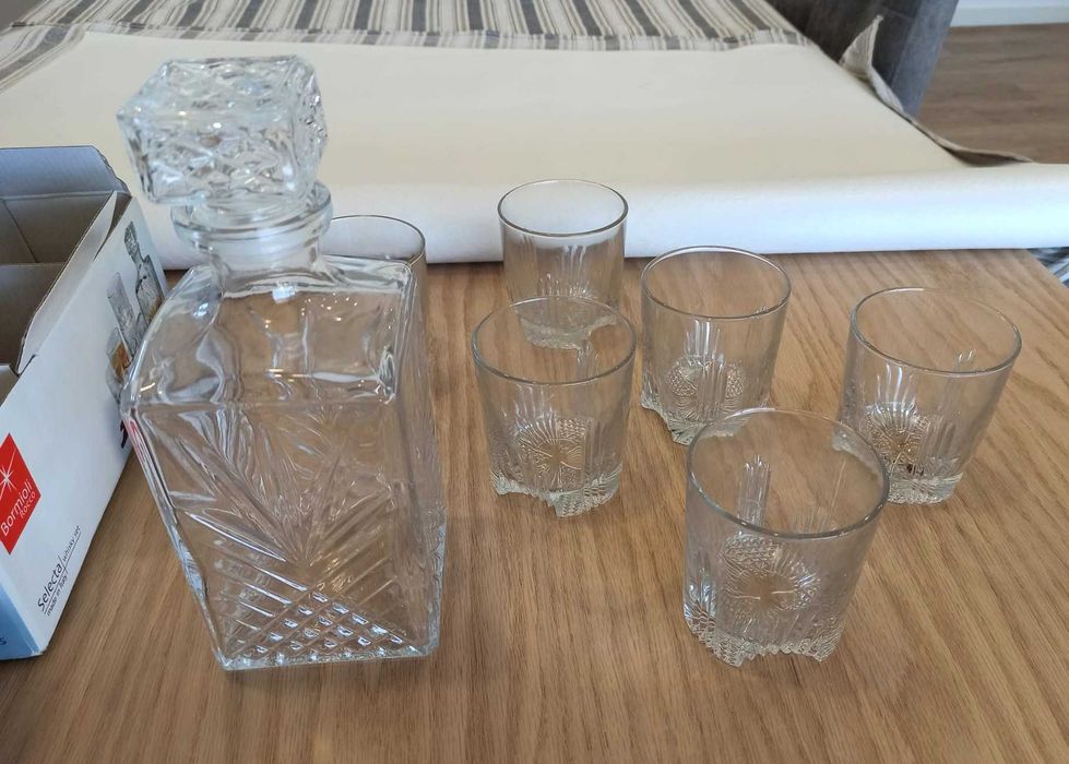 Conjunto copos uísque