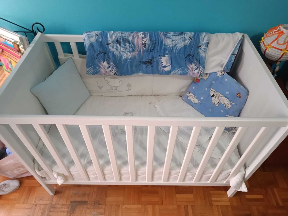Berço com colchão