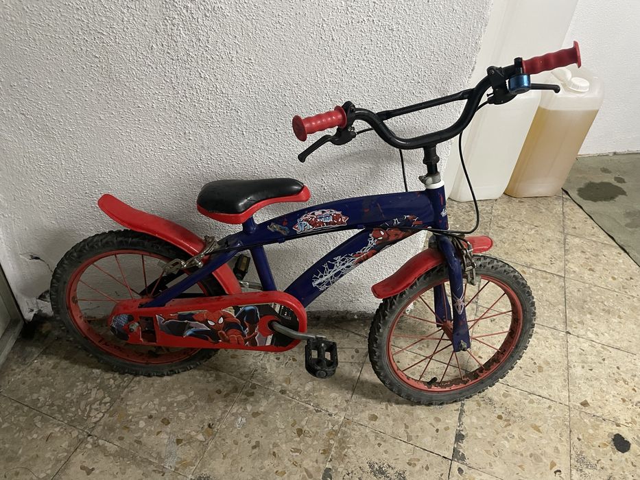Bicicleta criança spider man revista pneus novos
