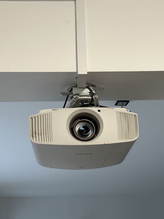 Projektor rzutnik Sony 4K SXRD