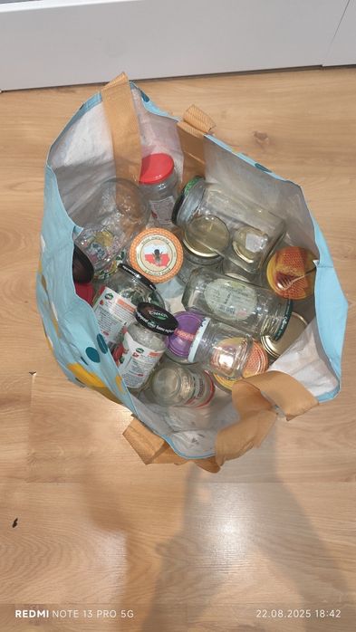 Słoiki różnej wielkości