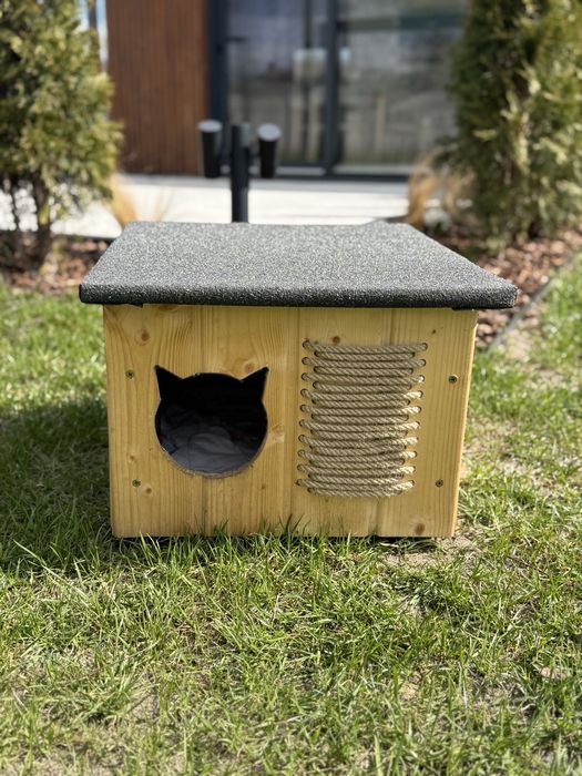 Buda dla kota z izoolacja