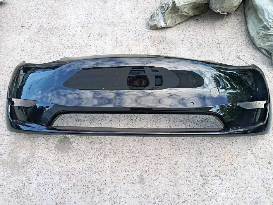 Передній бампер Tesla model Y
