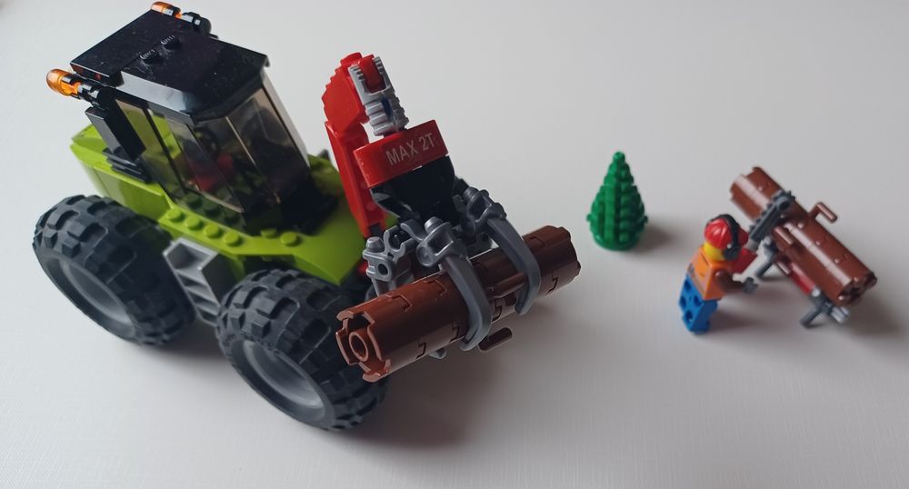 Klocki LEGO City 60181 - Traktor Leśny
