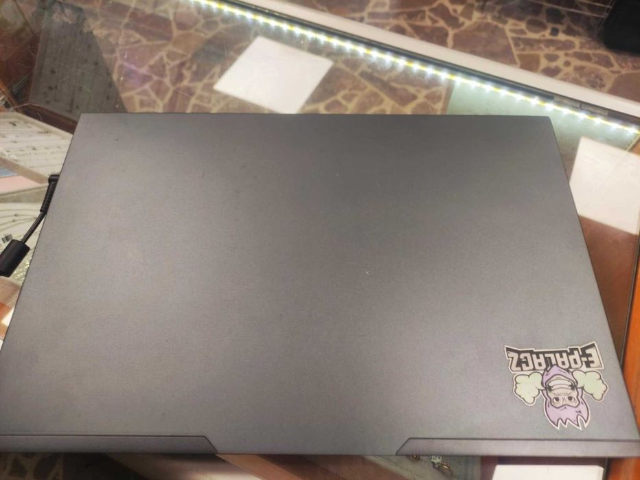 Laptop DREAM MACHINES 17,3″ i7/16GB/1TB HDD/GTX 1050 Ti/WIN11