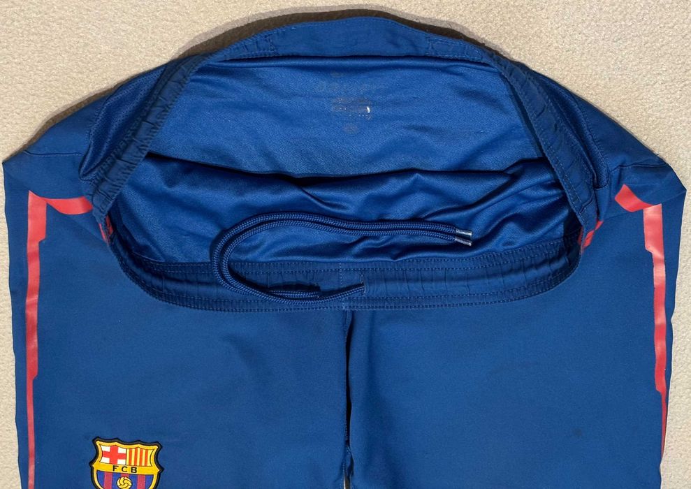 Spodenki Piłkarskie FC Barcelona 2011/2012 Nike roz. S
