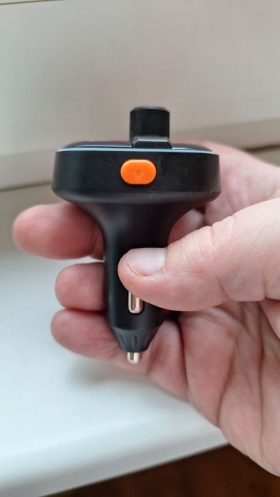 ФМ трансмиттер блютуз зарядка Fmt050