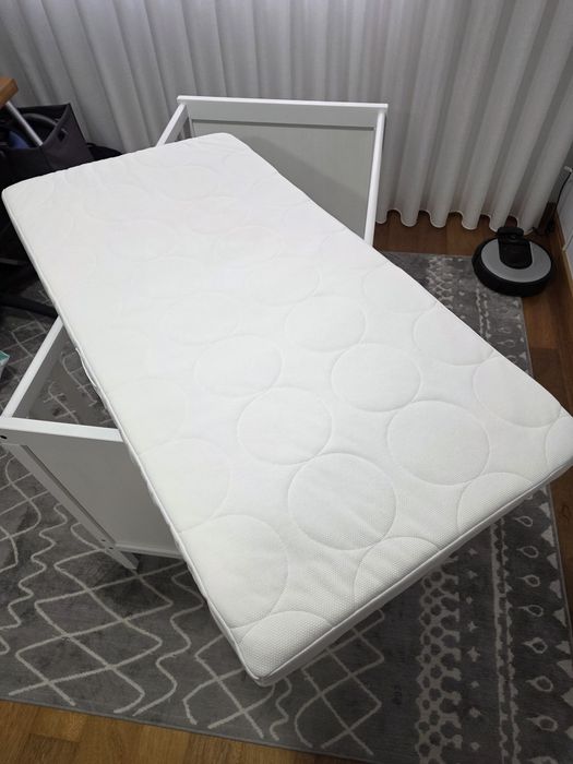 Berço Sundvik com colchão Jattetrott Ikea em Excelente estado