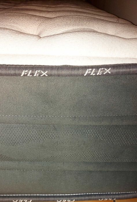 Vendo Colchão de molas Ensacadas Molaflex + Estrado