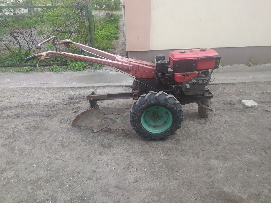 Продам мото блок 10 кс