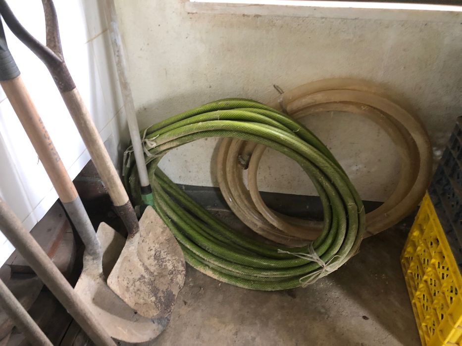 Picareta e outras ferramentas