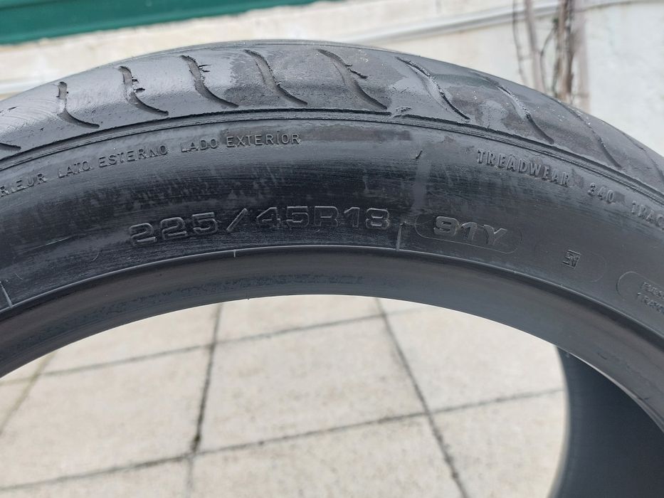 Pneus Goodyear RunFlat 225R18 e 255R18 (usados).